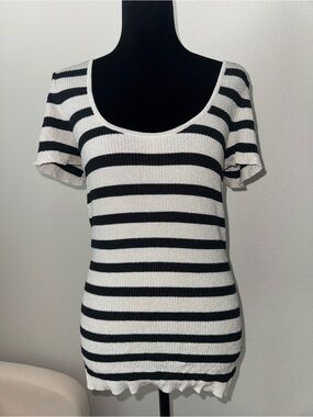 Y2K Cache Black & White Striped Scoop Neck Short Sleeve Top